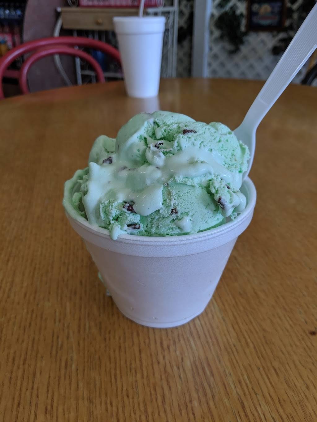 Mels Mocha & Ice Cream | cafe | 14131 River Rd, Walnut Grove, CA 95690, USA | 9167764333 OR +1 916-776-4333