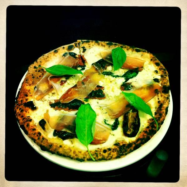 Red Tomato Pizza | restaurant | 6245 Northern Blvd, East Norwich, NY 11732, USA | 5168022840 OR +1 516-802-2840