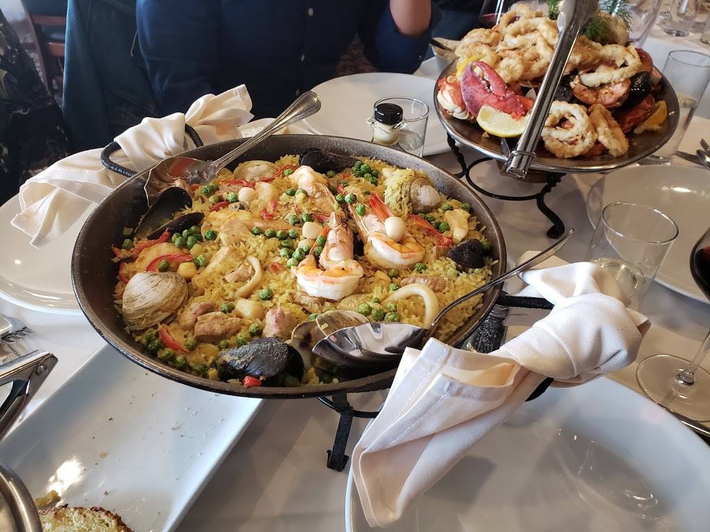 Lisbon By Night | restaurant | 802 Dundas St W, Toronto, ON M6J 1V3, Canada | 4166036522 OR +1 416-603-6522