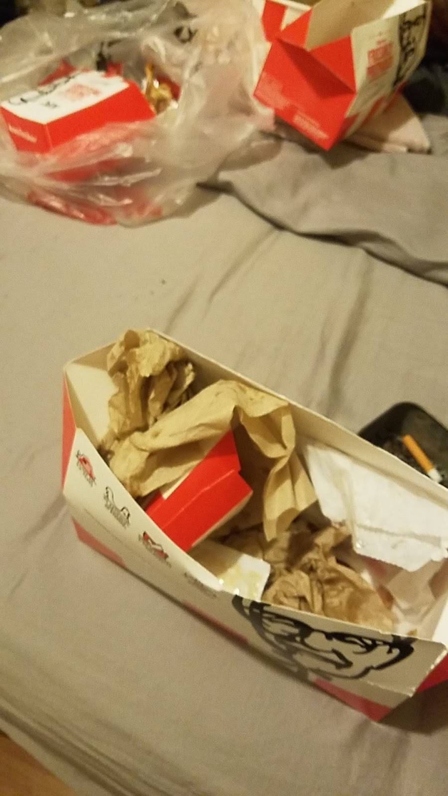 KFC | restaurant | 6114 Lancaster Ave, Philadelphia, PA 19151, USA | 2154736888 OR +1 215-473-6888