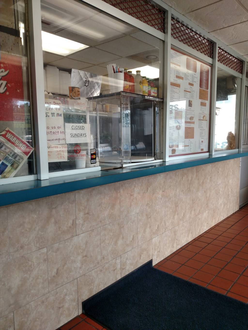 Nevada Coney Island | restaurant | 18000 Ryan Rd, Detroit, MI 48234, USA | 3133665101 OR +1 313-366-5101