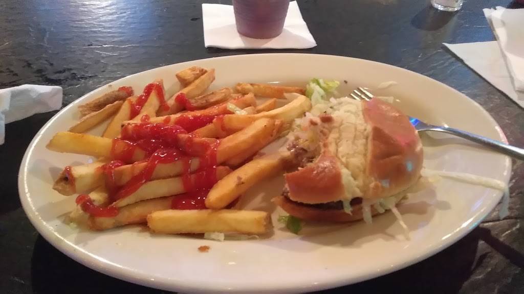 The Warehouse | restaurant | 104 Laurel St, Conway, SC 29526, USA | 8432483287 OR +1 843-248-3287