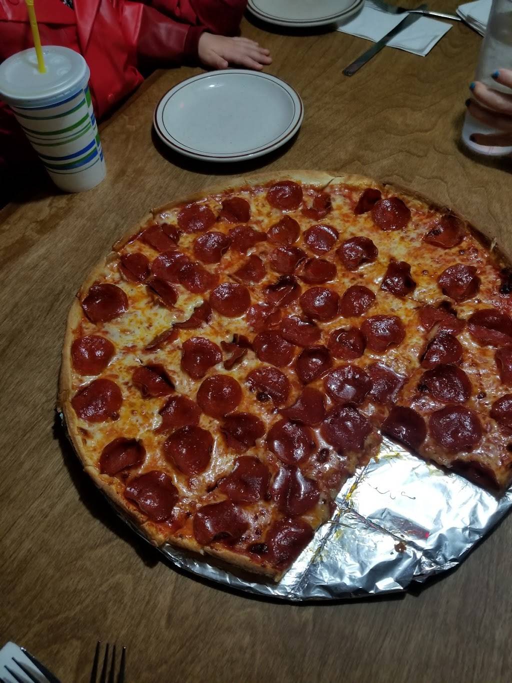 Dans Family Restaurant | restaurant | 400 W Main St, Newark, OH 43055, USA | 7403498549 OR +1 740-349-8549