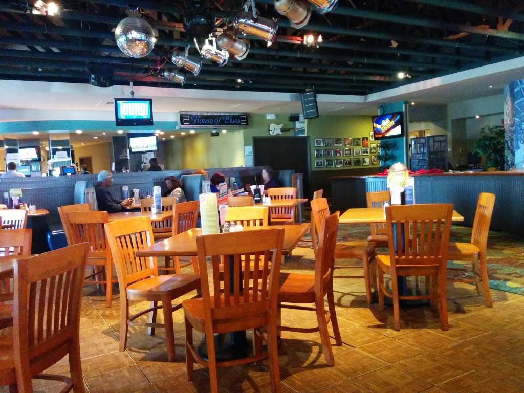 Guy Hollerins Ann Arbor Bar & Grill | restaurant | 3600 Plymouth Rd, Ann Arbor, MI 48105, USA | 7347694323 OR +1 734-769-4323