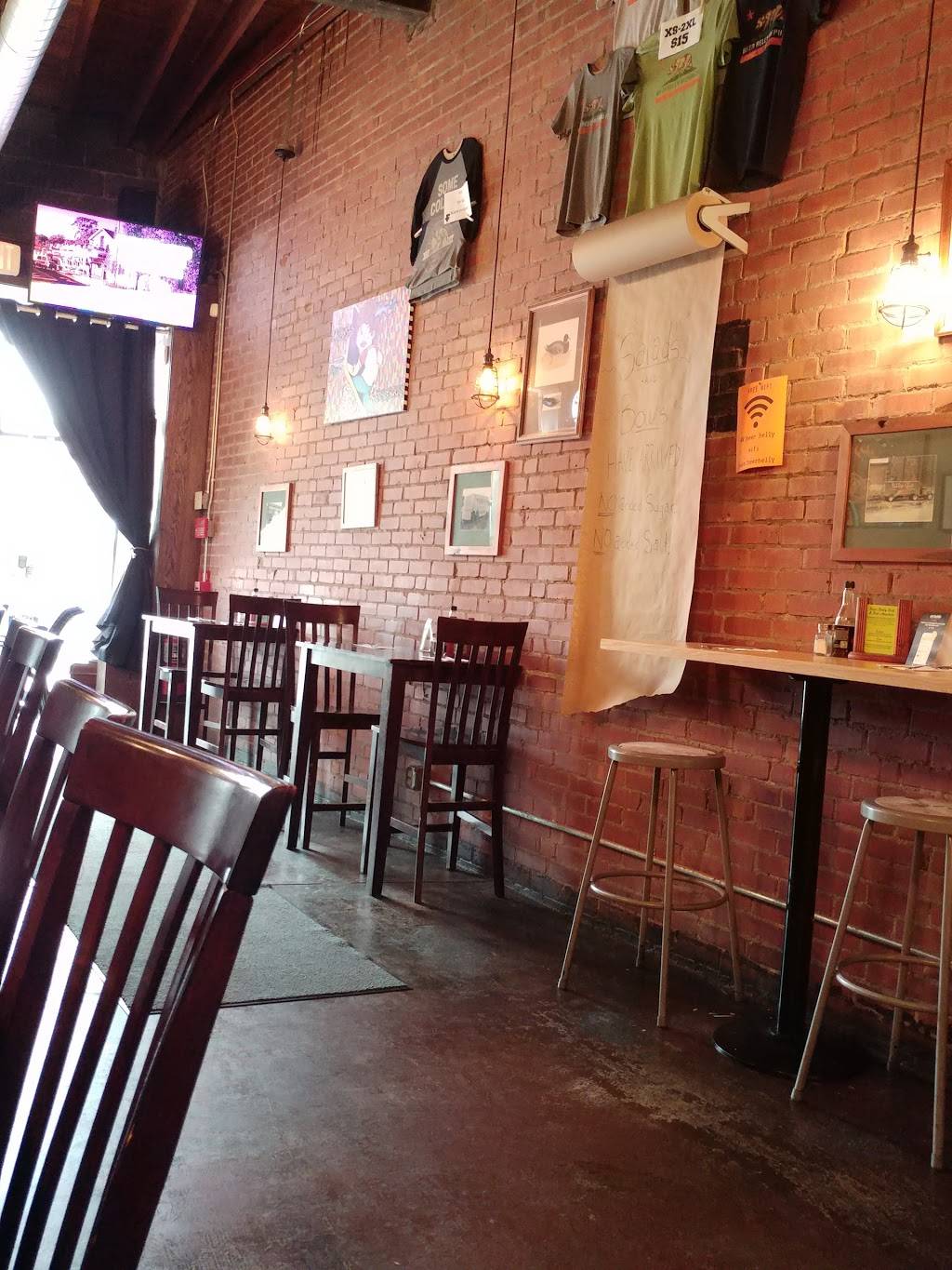 Beer Belly Deli & Pub | restaurant | 510 Westcott St, Syracuse, NY 13210, USA | 3152997533 OR +1 315-299-7533