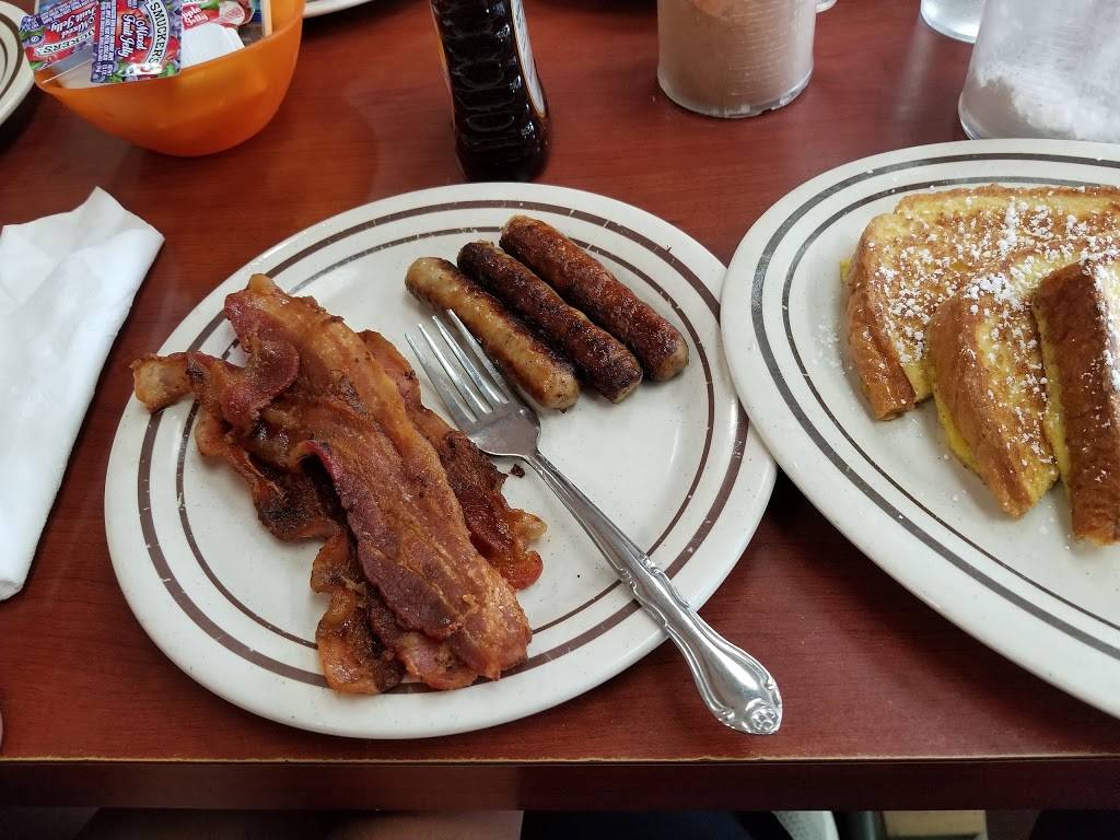 L Georges Coney Island | restaurant | 27434 Grand River St, Livonia, MI 48152, USA | 2484422970 OR +1 248-442-2970