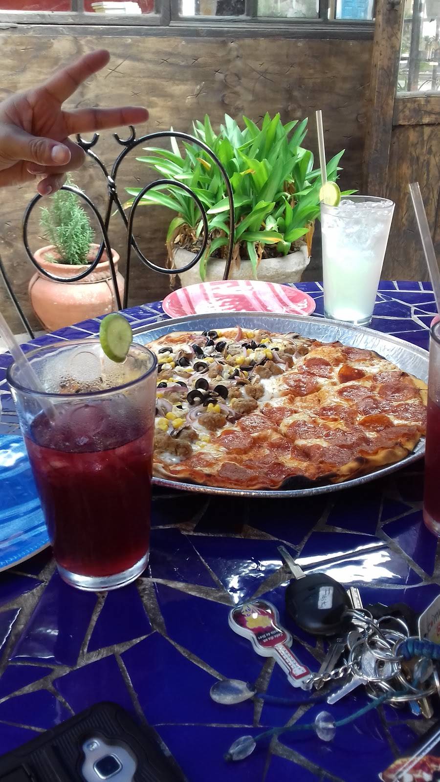 Rustic Road Firewood Cusine | restaurant | Carretera Libre Tij-ens Col Cuenca Diaz B.C., Popotla, mazatlan, Hermenegildo Cuenca Diaz, 22710 Rosarito, B.C., Mexico | 016611206708 OR +52 661 120 6708