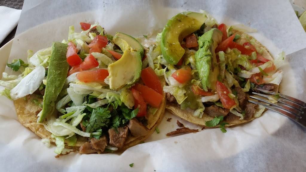 Steak Burrito | restaurant | 84 Stratford Dr, Bloomingdale, IL 60108, USA | 6308947070 OR +1 630-894-7070