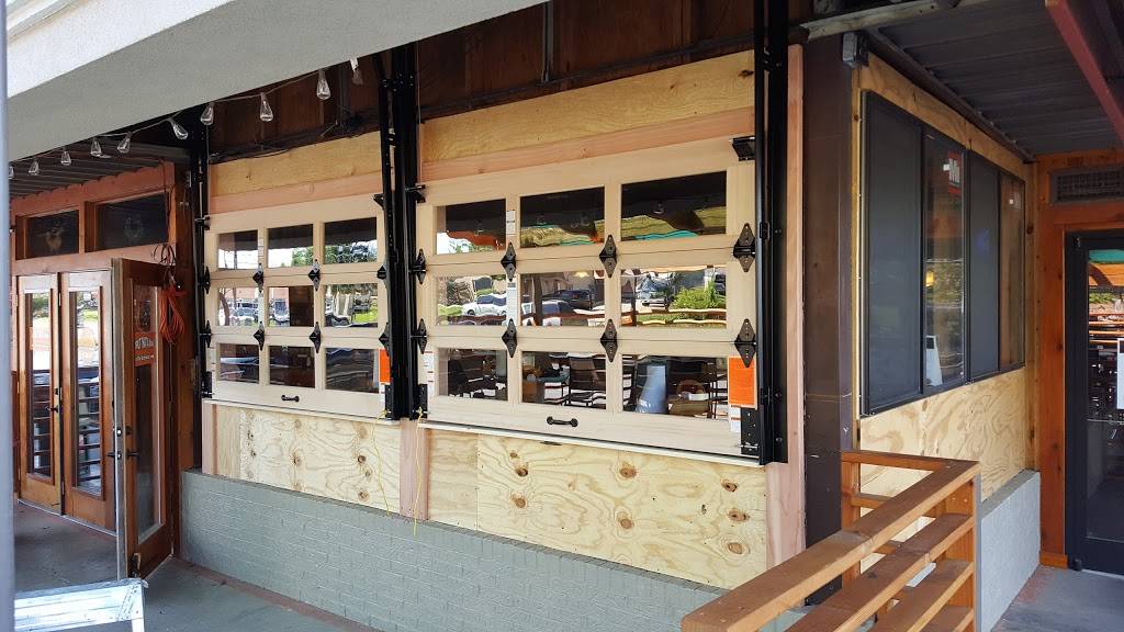 Roosters Bar & Grill | restaurant | 7585 S Northshore Dr, Knoxville, TN 37919, USA | 8656913938 OR +1 865-691-3938