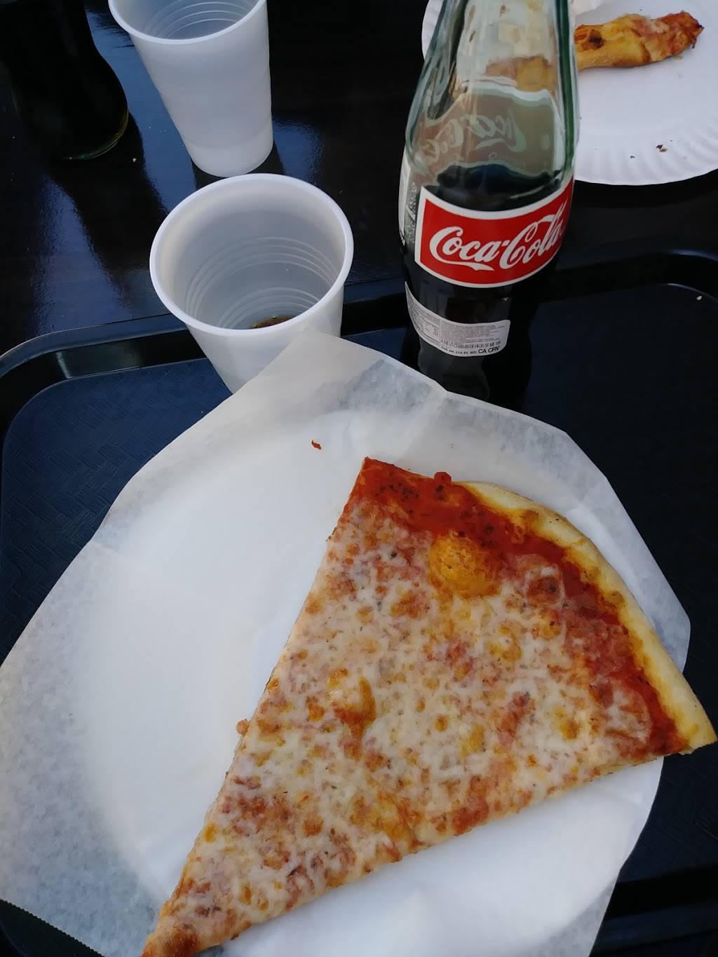 Stefanos Pizzerias | restaurant | 1310 3rd St, Santa Monica, CA 90401, USA | 3105872429 OR +1 310-587-2429