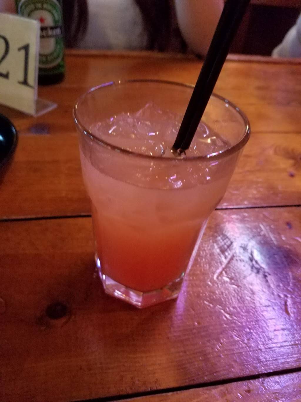 Growlers | restaurant | 2816 Highway Ave, Highland, IN 46322, USA | 2199240245 OR +1 219-924-0245