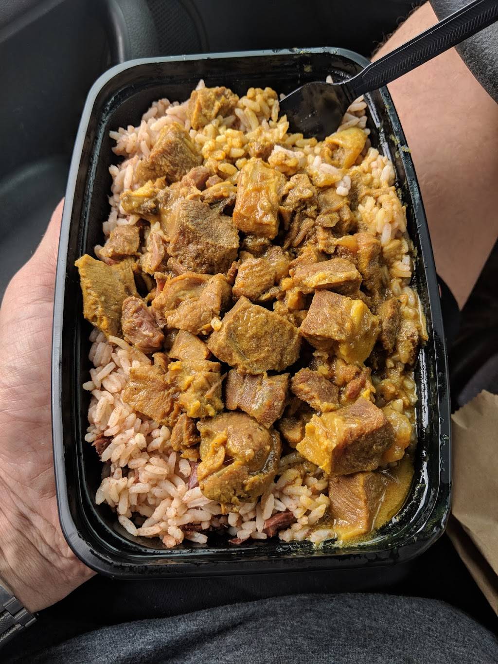 Sunset Caribbean | restaurant | 3745 Lawrence Ave E, Scarborough, ON M1G 1P7, Canada | 4162893737 OR +1 416-289-3737