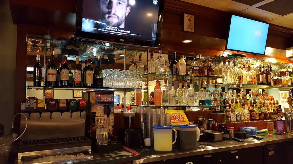 Freds Italian Restaurant | restaurant | 3619 Plainfield Ave NE, Grand Rapids, MI 49525, USA | 6163618994 OR +1 616-361-8994