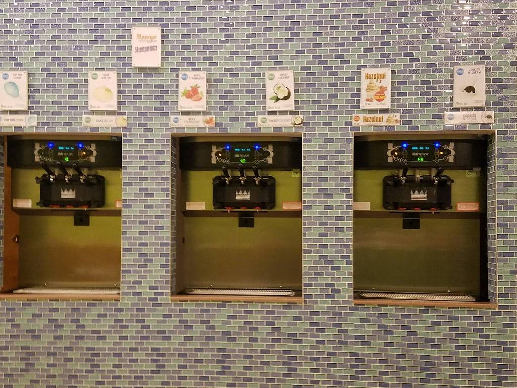 Mango Frozen Yogurt | restaurant | 1881 E Main St, Torrington, CT 06790, USA | 8606185768 OR +1 860-618-5768