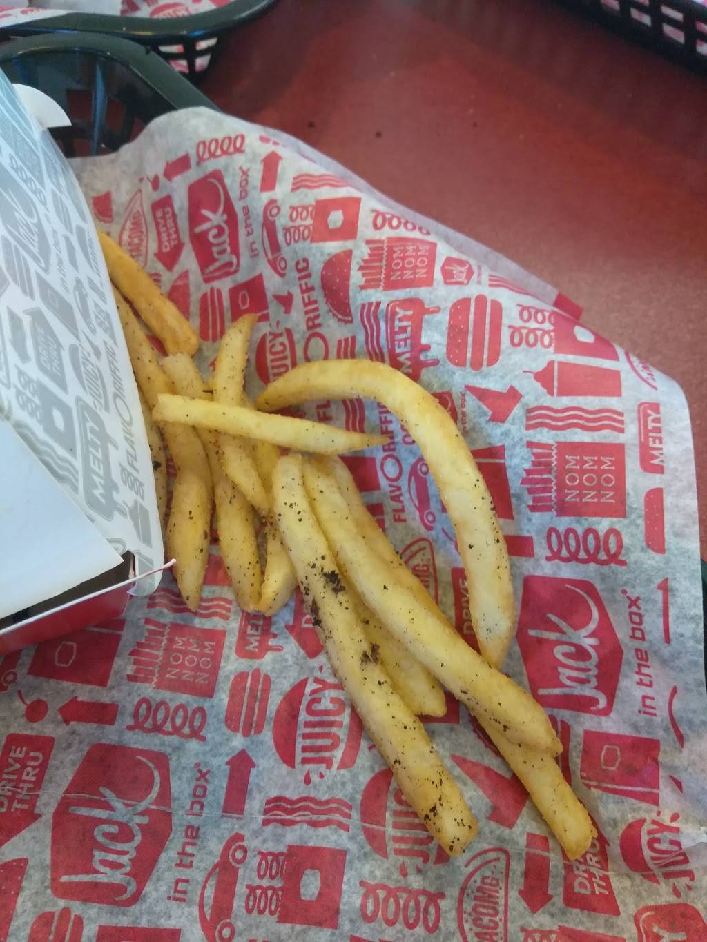 Jack in the Box | restaurant | 3330 Nameoki Rd, Granite City, IL 62040, USA | 6188778884 OR +1 618-877-8884