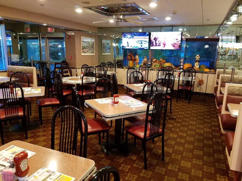 Holbrook Diner | restaurant | 980 Main St, Holbrook, NY 11741, USA | 6314717744 OR +1 631-471-7744