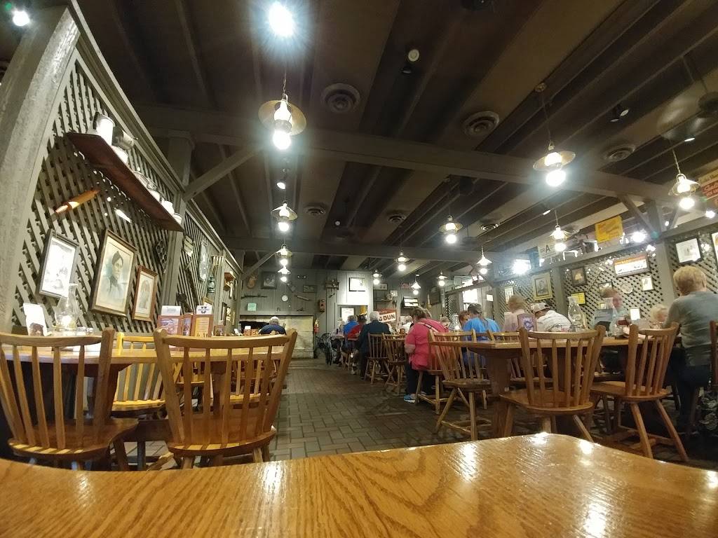 Cracker Barrel Old Country Store | restaurant | 1421 S West, SW Ashworth Pl, Topeka, KS 66604, USA | 7852733393 OR +1 785-273-3393