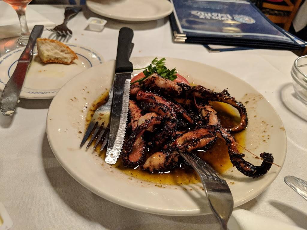 Greek Islands | restaurant | 300 E 22nd St, Lombard, IL 60148, USA | 6309324545 OR +1 630-932-4545