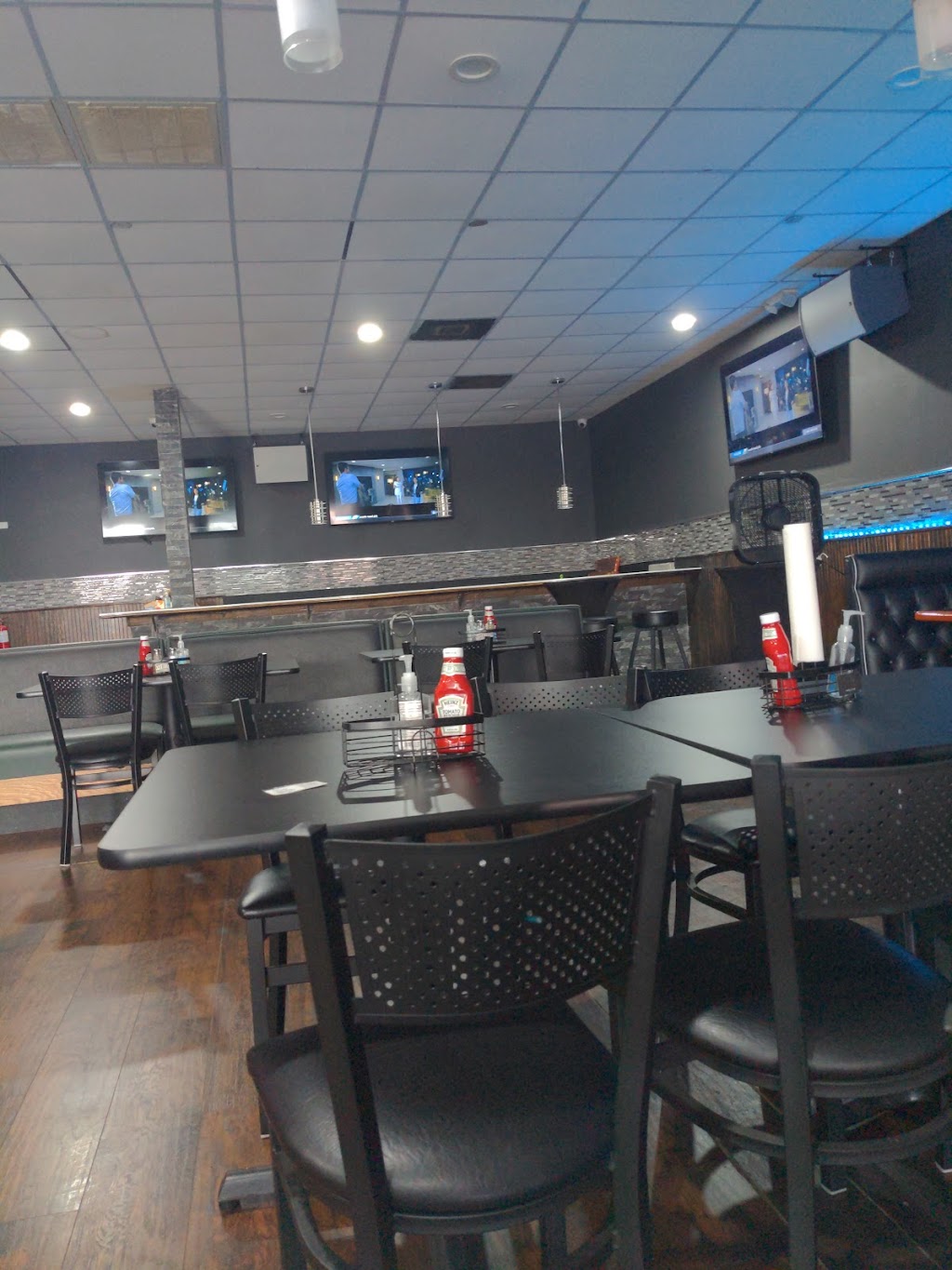 Wing Mac | restaurant | 2053 W Northwest Hwy #90, Dallas, TX 75220, USA | 9724019622 OR +1 972-401-9622