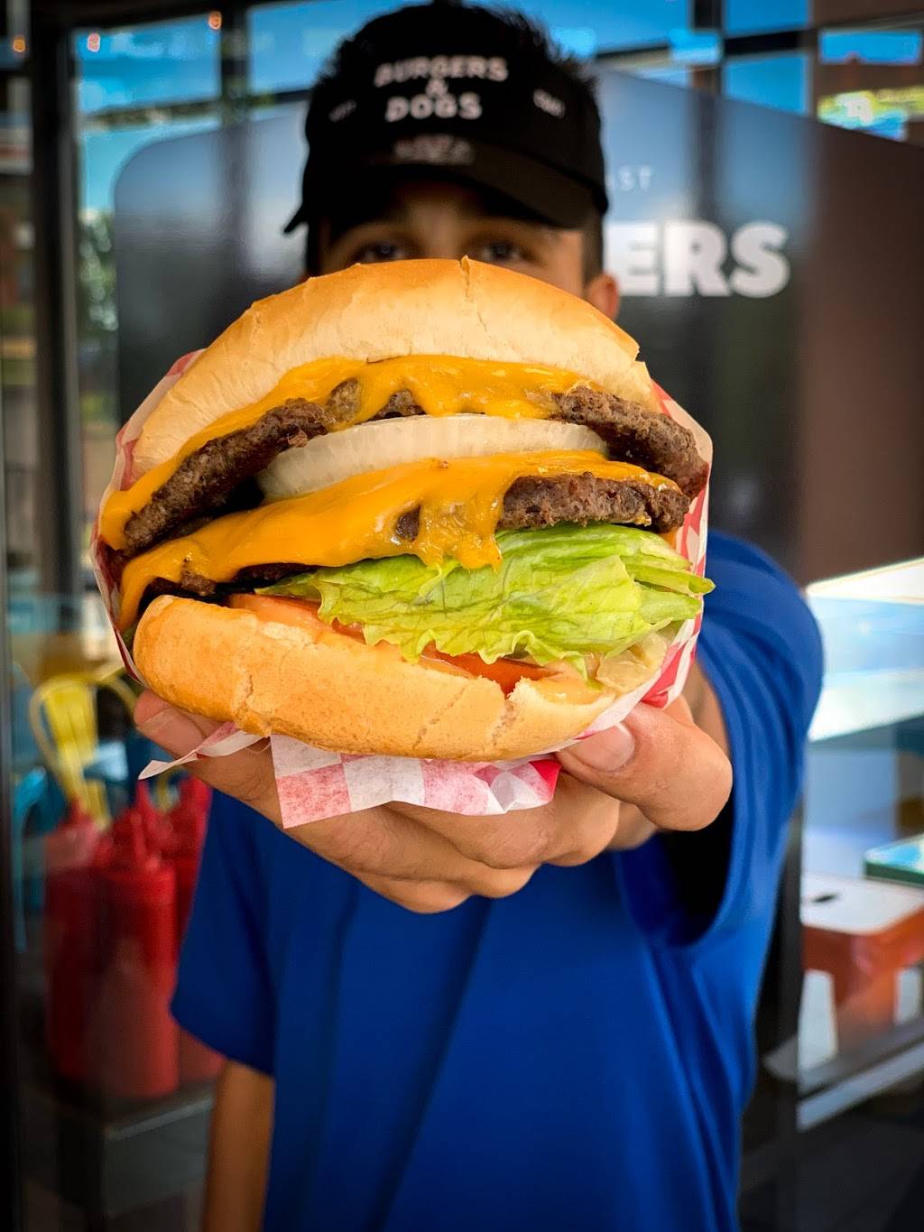 West Coast Burgers & Dogs | restaurant | 7175 Nolensville Rd, Nolensville, TN 37135, USA | 6157764644 OR +1 615-776-4644