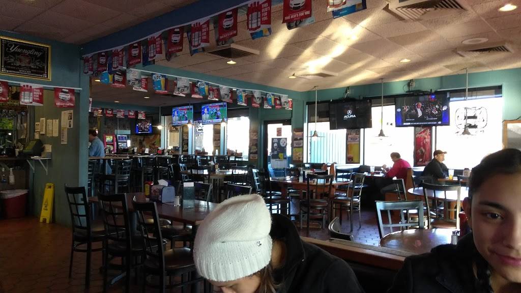 Ralphies Sports Eatery | restaurant | 3005 Navarre Ave, Oregon, OH 43616, USA | 4196932500 OR +1 419-693-2500