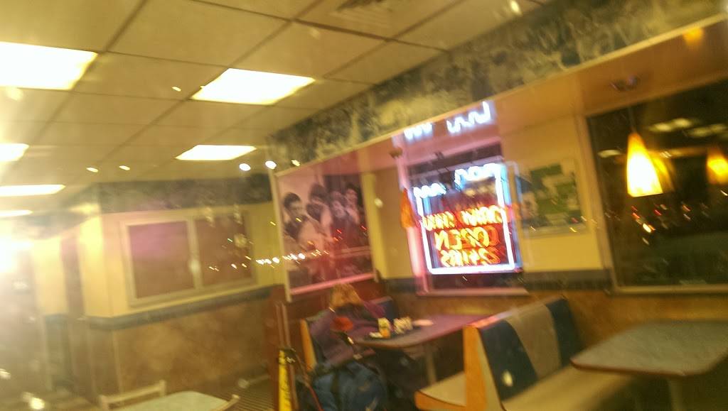 White Castle | restaurant | 1550 E 79th St, Chicago, IL 60619, USA | 7737682453 OR +1 773-768-2453