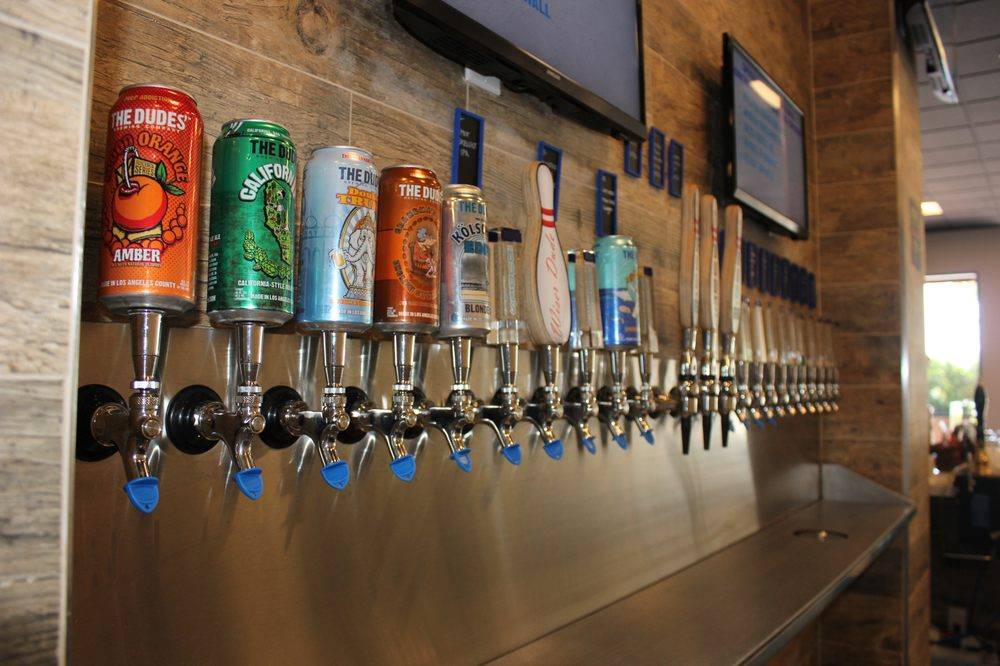The Dudes Brewing Co (Santa Clarita, CA) | restaurant | Westfield Valencia Town Center, 24250 Town Center Dr #190, Santa Clarita, CA 91355, USA | 6612635133 OR +1 661-263-5133