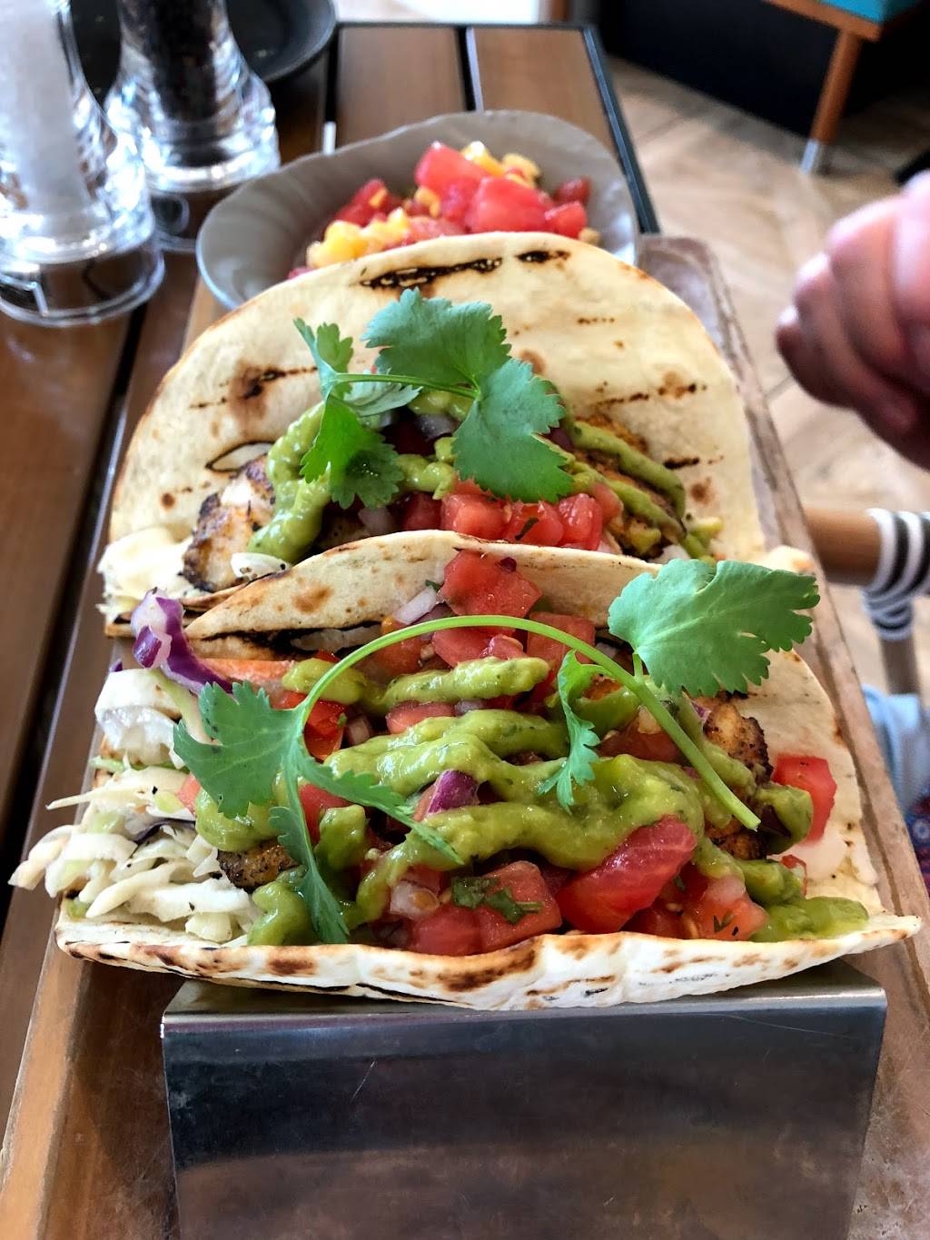 Pauls Landing | restaurant | 501 5th Ave NE, St. Petersburg, FL 33701, USA | 7278248007 OR +1 727-824-8007