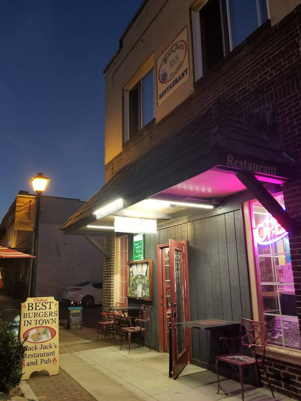 Black Jacks Pub & Grill | restaurant | 18 N Jefferson Ave, West Jefferson, NC 28694, USA | 3362463295 OR +1 336-246-3295