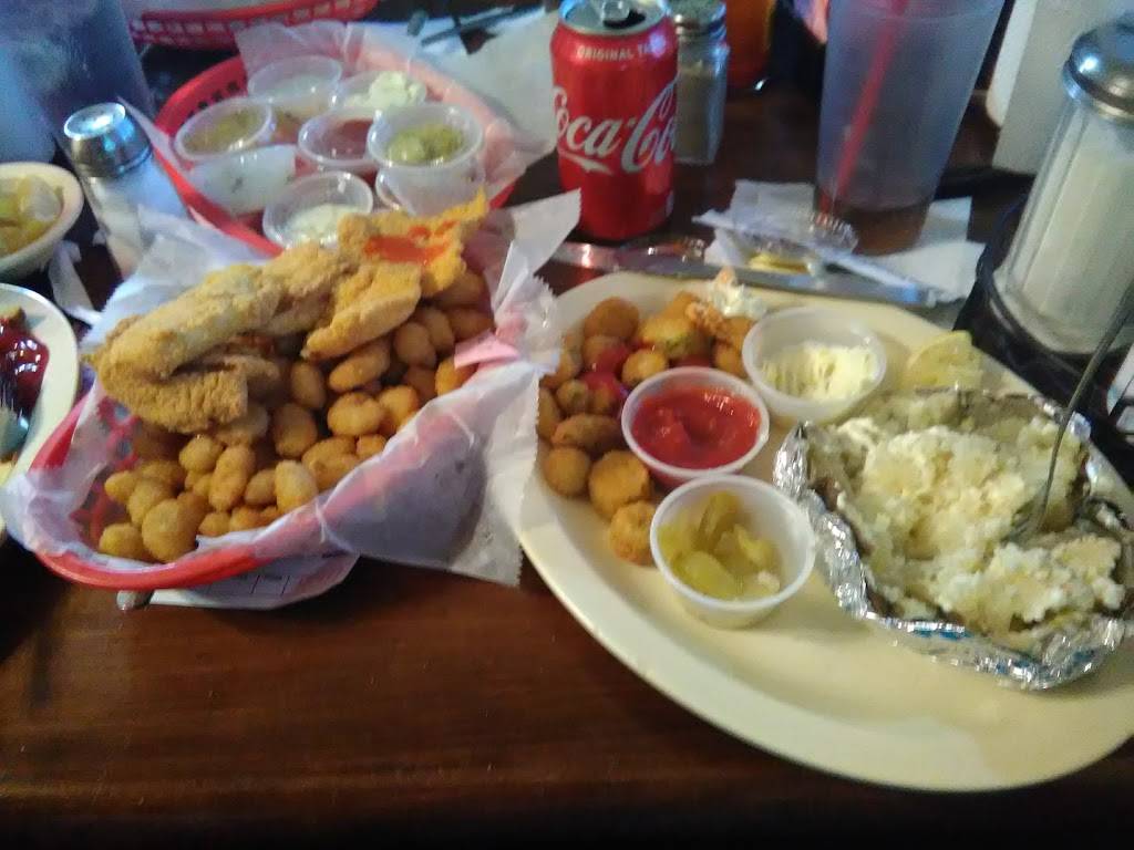 Marys Brazos Cafe | restaurant | 5090 Tin Top Rd, Weatherford, TX 76087, USA | 8175940203 OR +1 817-594-0203