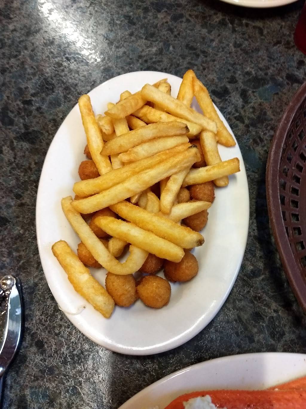 Harbor Inn Seafood | restaurant | 3220 Old Forest Rd, Lynchburg, VA 24501, USA | 4343856888 OR +1 434-385-6888