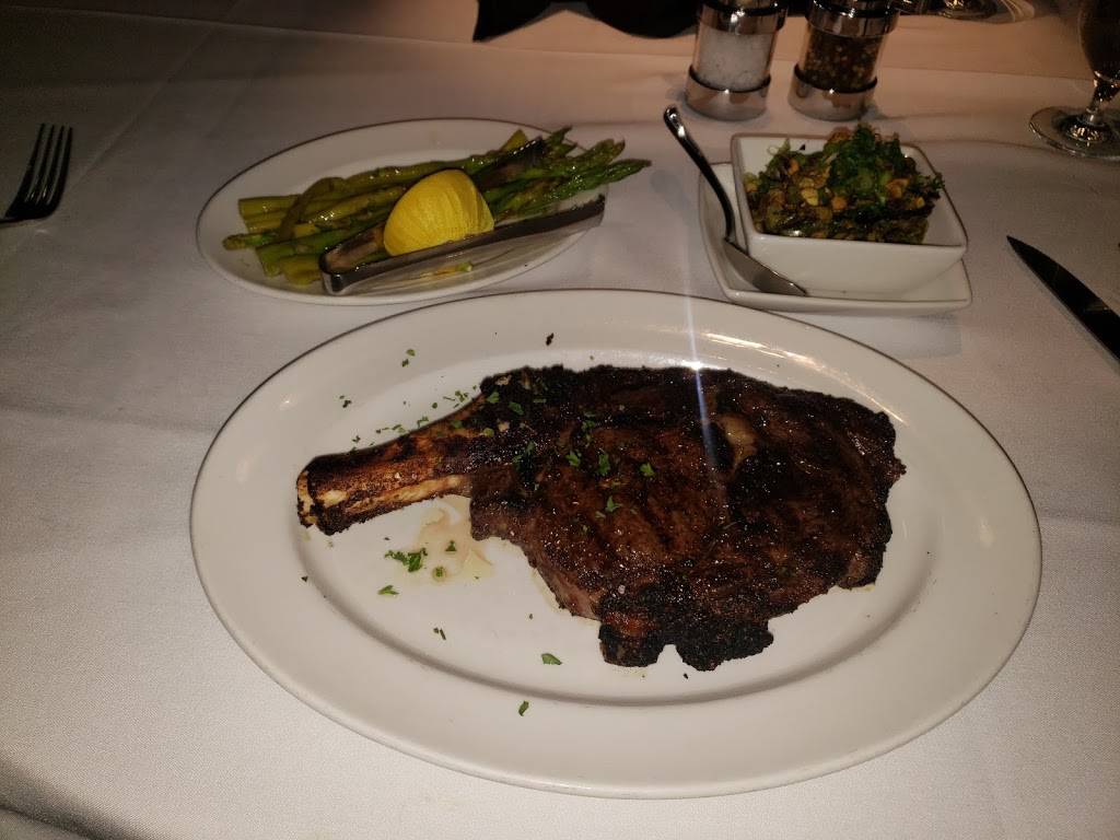 Elways | restaurant | 174 Gore Creek Dr, Vail, CO 81657, USA | 9707547818 OR +1 970-754-7818