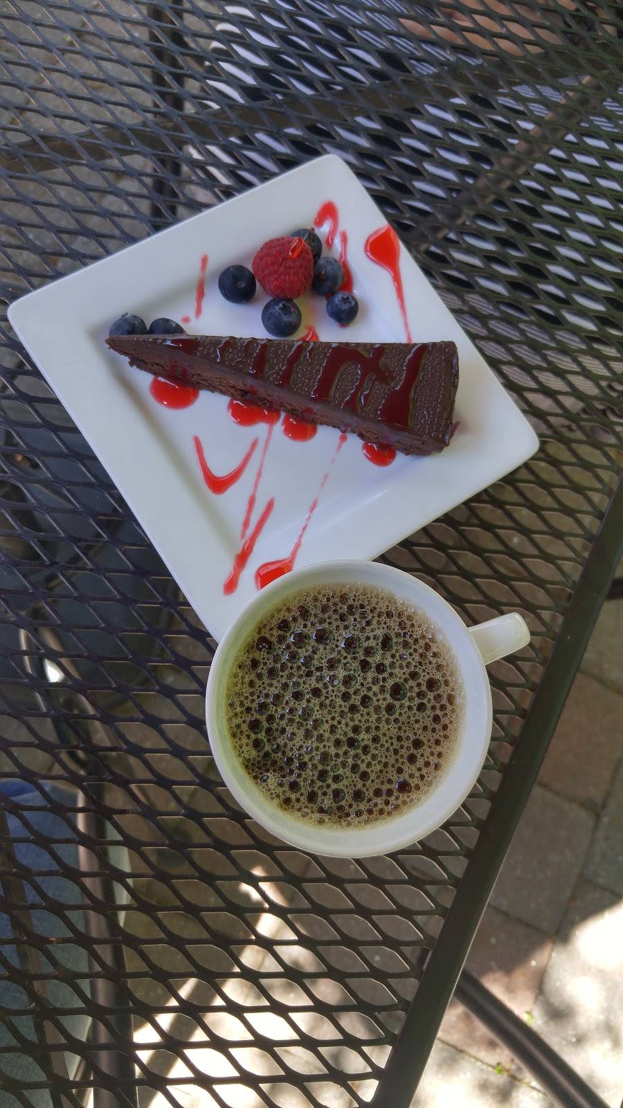 The University Club | night club | 243 Stockbridge Rd, Amherst, MA 01003, USA | 4135452551 OR +1 413-545-2551