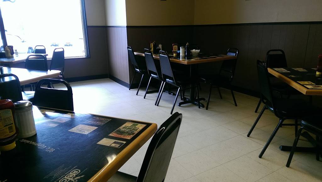 Slingers | restaurant | 1059 Gravois Rd, Fenton, MO 63026, USA | 6363431916 OR +1 636-343-1916