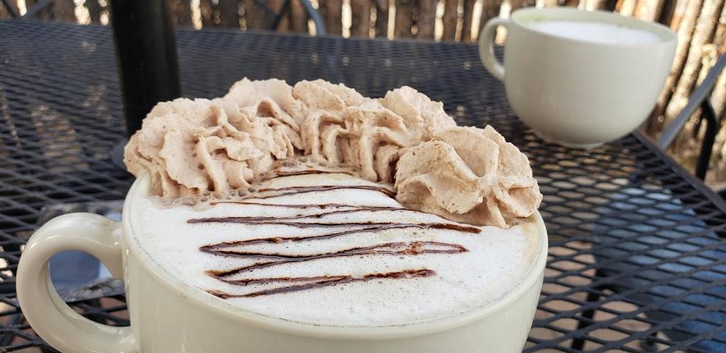 Tia Betty Blues | cafe | 1248 San Mateo Blvd SE, Albuquerque, NM 87108, USA | 5052681955 OR +1 505-268-1955