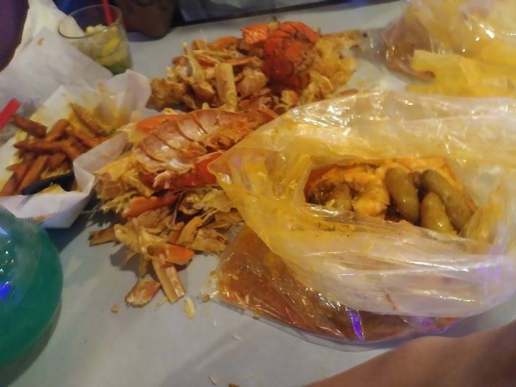 Shaking Crab (Clifton) | restaurant | 1168 Broad St, Clifton, NJ 07013, USA | 8622259996 OR +1 862-225-9996