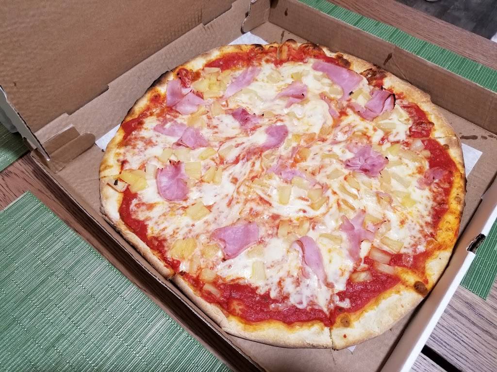 Rays Traditional Pizza | restaurant | 28 Union Ave, Cresskill, NJ 07626, USA | 2012666660 OR +1 201-266-6660