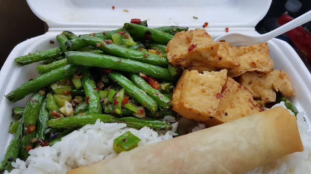 Great Chow | restaurant | 2702, 17 Beale Street, Quincy, MA 02170, USA | 6173281338 OR +1 617-328-1338