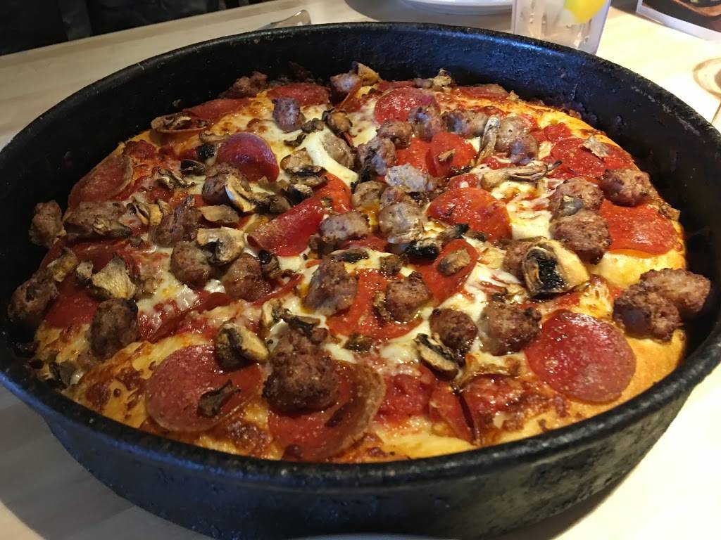 Old Chicago | restaurant | 6105 S Main St, Aurora, CO 80016, USA | 3036171442 OR +1 303-617-1442