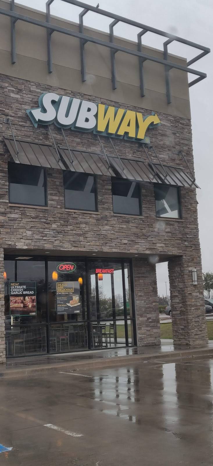 Subway | restaurant | The Shops at Regent Cross, 3601 Regent Blvd Suite 195, Irving, TX 75063, USA | 9729290088 OR +1 972-929-0088
