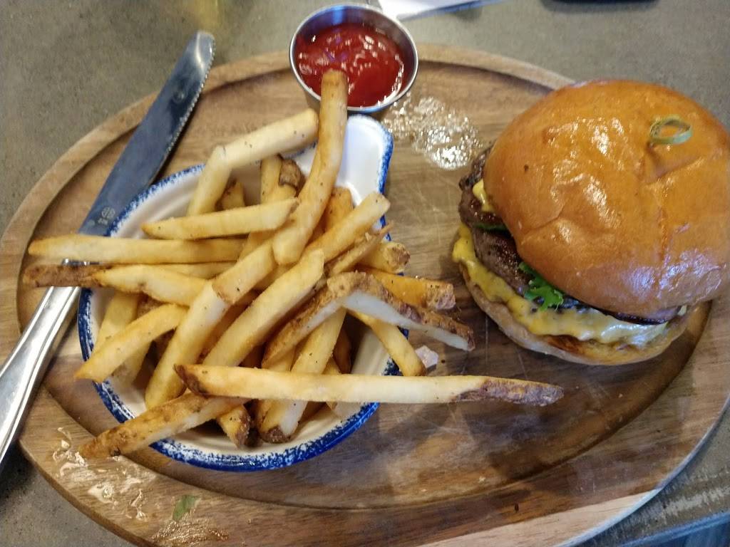 Lindeys Lake House Lakewood | restaurant | 15625 Detroit Ave, Lakewood, OH 44107, USA | 2163039699 OR +1 216-303-9699