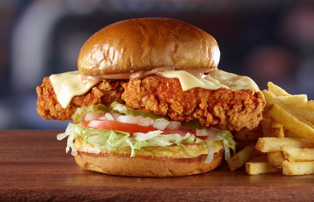 Bubbas 33 | restaurant | 11925 Gateway Blvd W, El Paso, TX 79936, USA | 9152966911 OR +1 915-296-6911