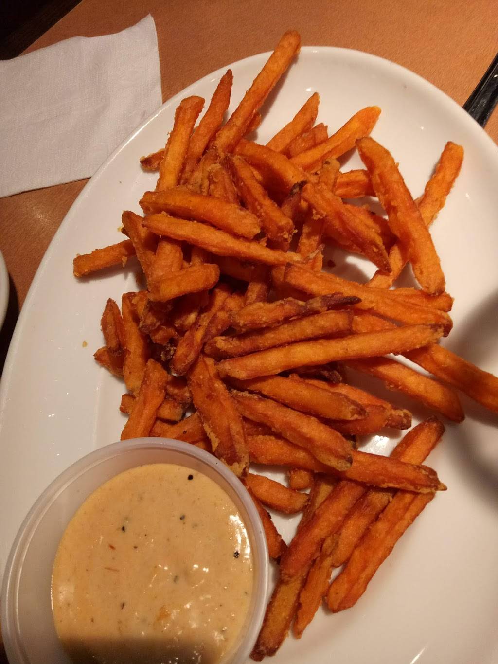 Boston Pizza | restaurant | 7300 Boulevard des Roseraies, Anjou, QC H1M 2T5, Canada | 5147884848 OR +1 514-788-4848