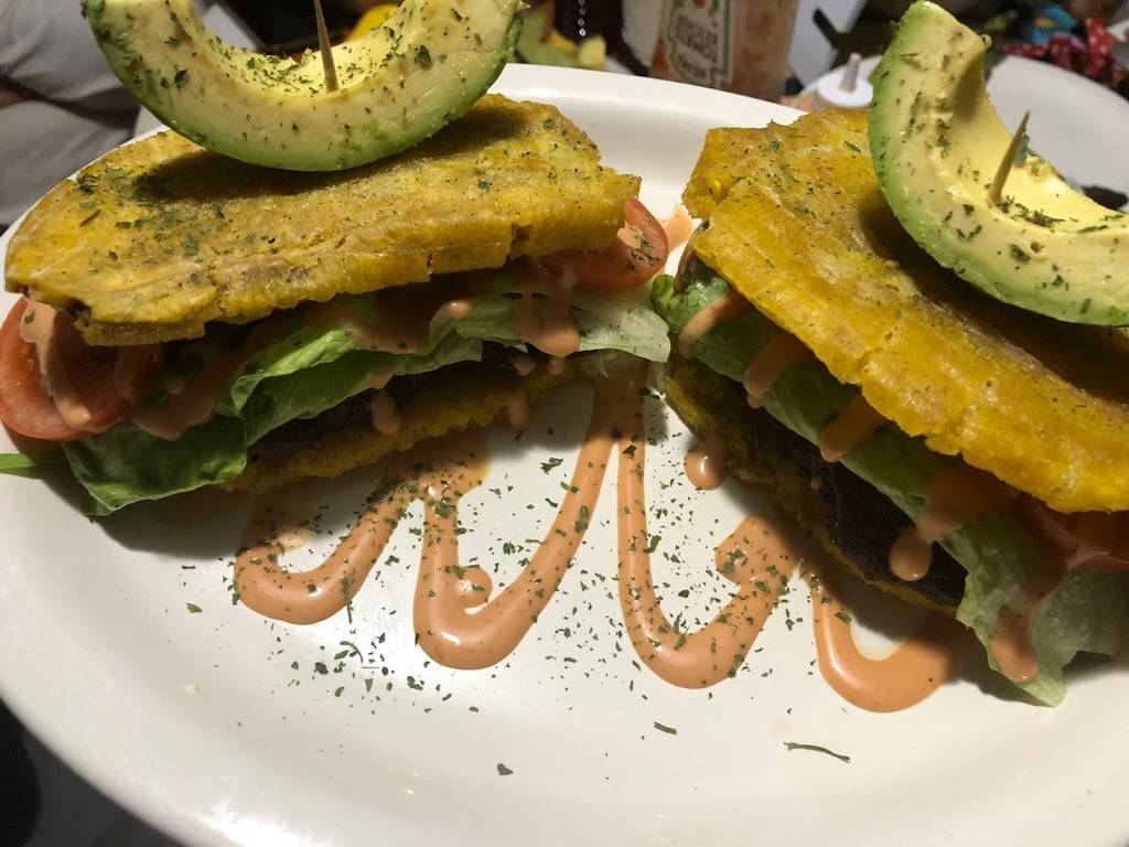 El Tuque Restaurant | restaurant | 2707 Maple Ave, Vineland, NJ 08361, USA | 8564664439 OR +1 856-466-4439