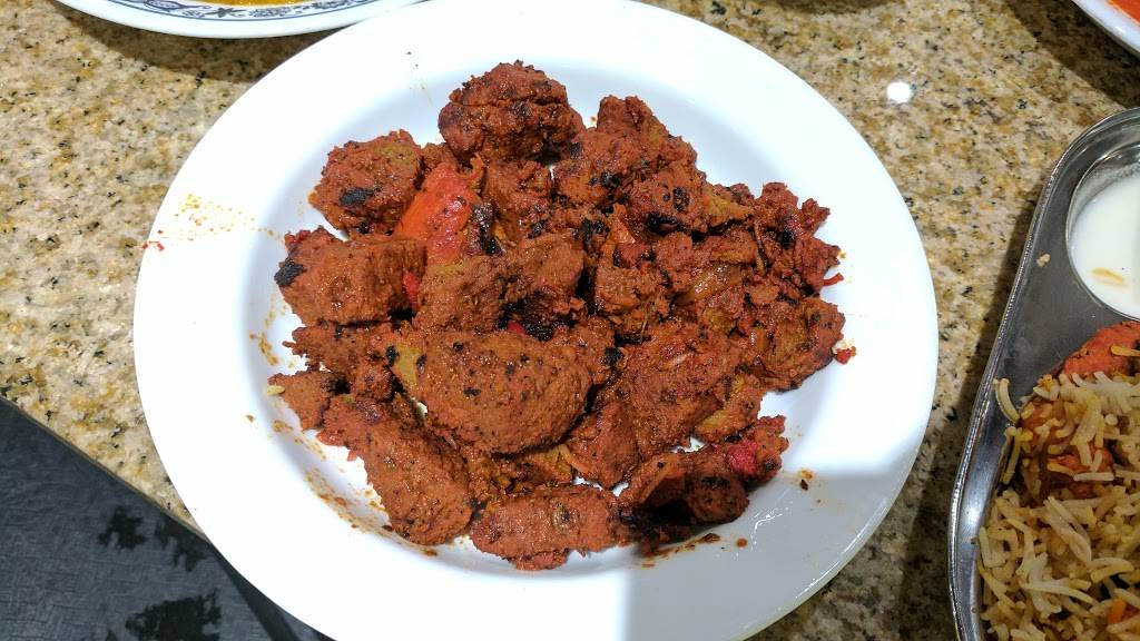 Ghareeb Nawaz Restaurant | restaurant | 2032 W Devon Ave, Chicago, IL 60659, USA | 7737615300 OR +1 773-761-5300