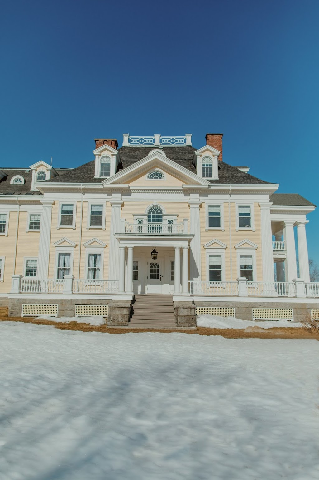 The Inn At Burklyn | restaurant | 2864 Darling Hill Rd, East Burke, VT 05832, USA | 8026261111 OR +1 802-626-1111