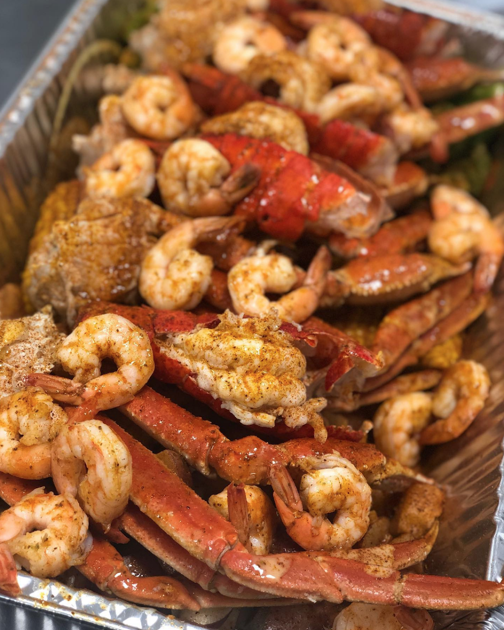 DeeOs Seafood Midtown | restaurant | 711 E Pkwy S, Memphis, TN 38104, USA | 9019070245 OR +1 901-907-0245