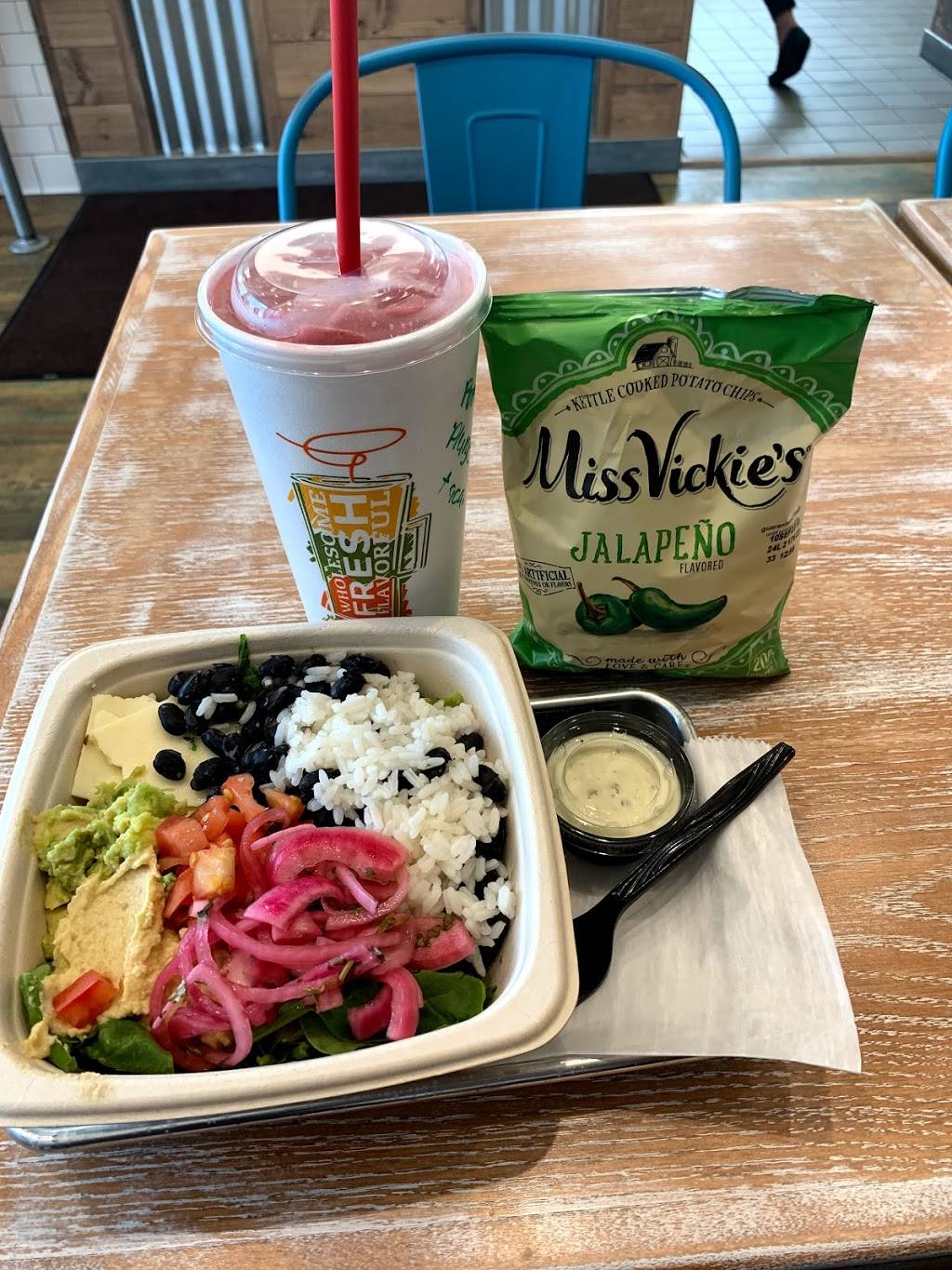 Tropical Smoothie Cafe | restaurant | 1266 28th St SW, Wyoming, MI 49509, USA | 6162224145 OR +1 616-222-4145