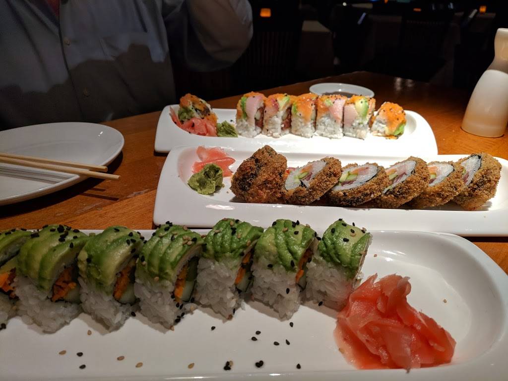 Roys Restaurant | restaurant | 7760 W Sand Lake Rd, Orlando, FL 32819, USA | 4073524844 OR +1 407-352-4844