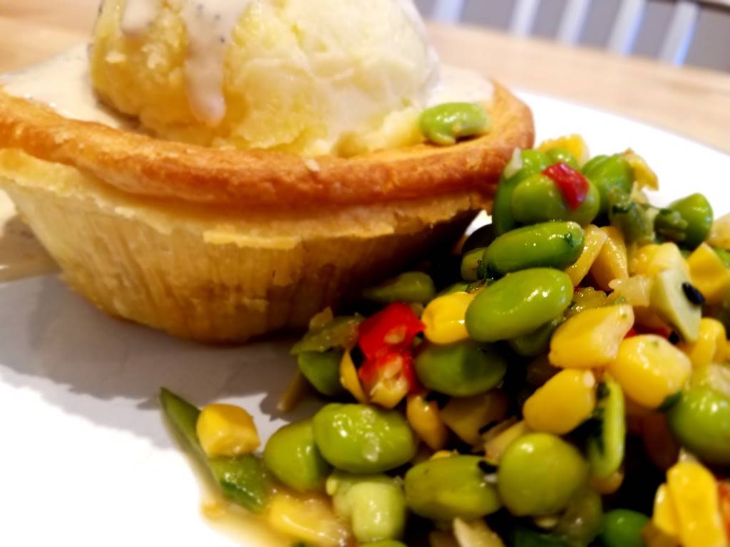 Fork-in Aussie Pie® Kitchen | restaurant | 11918 Aviation Blvd, Inglewood, CA 90304, USA | 4243488060 OR +1 424-348-8060